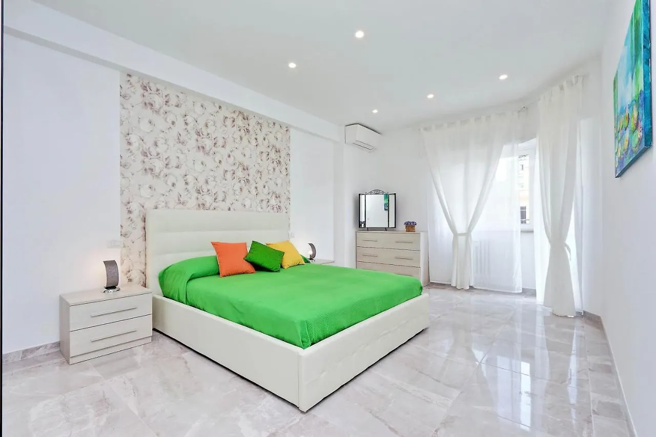 Apartment Maison Roberta San Peter Rome Italy